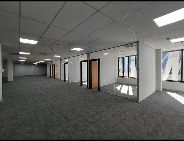 412M² OFFICE TO LET IN BRYANSTON
